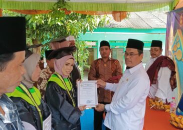 KaKan Kemenag Sampang Hadiri Imtihan Wisuda MA Al Falah Islami dan SMK Nurul Hikmah