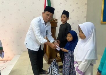 Kemenag Sampang Bersama BAZNAS Rayakan Lebaran Anak Yatim