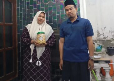 Pendampingan Halal KUA Camplong Tembus Pelosok, UMKM Kue Kering Raup Harapan Baru