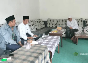 Dekatkan Layanan, KUA Omben Terjun Langsung Layani Konsultasi Wakaf