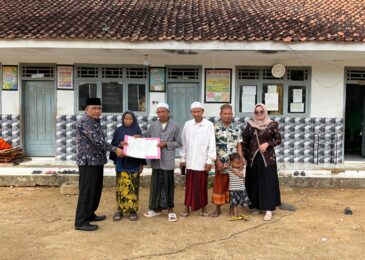 KUA Robatal Fasilitasi Ikrar Wakaf Tanah dan Gedung untuk Yayasan Nurul Ulum Jeli