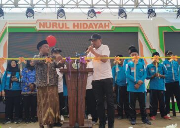 Kemenag Sampang Lepas Jalan Santai Madrasah, Gunung Rancak Jadi Lautan Peserta