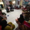Shalat Tiang Agama, Penyuluh Perempuan Ingatkan Warga Binaan Rutan Sampang