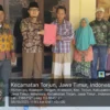 KUA Torjun Serahkan Akta Ikrar Wakaf, Dorong Pengelolaan Wakaf Produktif di Masyarakat