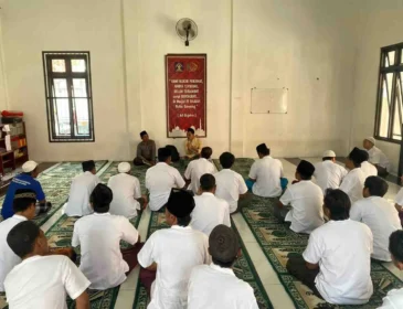 Penyuluh Agama KUA Ketapang Tanamkan Semangat Iman di Balik Jeruji Rutan Sampang