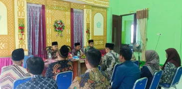 Supervisi KUA Torjun, Kepala Kemenag Sampang Tekankan Integritas Layanan