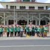 Serentak Bersih-Bersih Masjid, 14 KUA di Sampang Hidupkan Semangat Hari Santri 2025