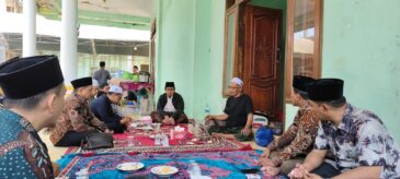 Kemenag Sampang Tunjukkan Empati, Salurkan Bantuan untuk Keluarga Santri Korban Musibah Al Khoziny