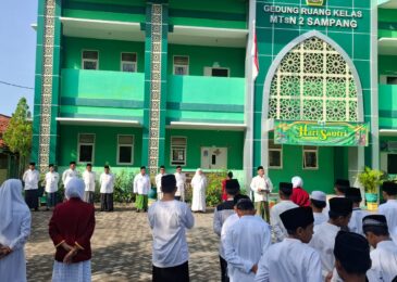 Semangat Santri Menggema di MTsN 2 Sampang: Teladan Keikhlasan dan Cinta Tanah Air